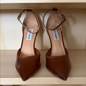 Steve Madden Tan Pointed Toe Heels
